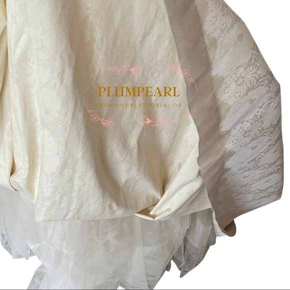 An Original Milly of New York Vintage Custom wedding gown - Picture 13 of 16